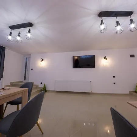 Casa Cu Bujori * Moeciu De Sus
