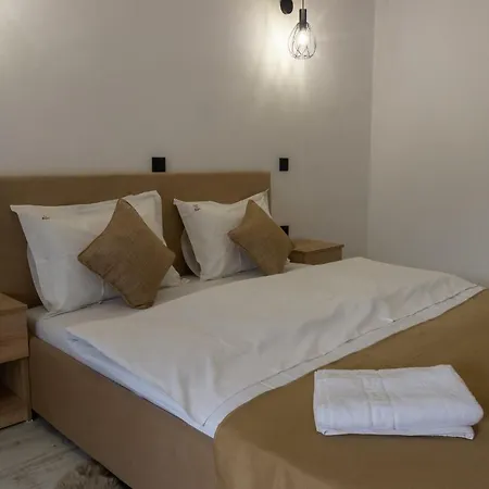 Casa Cu Bujori Holiday home *